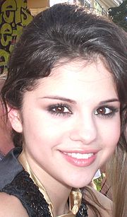 180px-Selena_Gomez.jpg